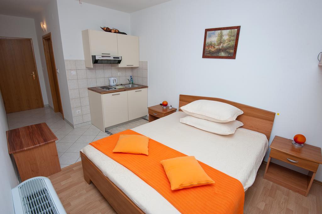 Apartments Lucia Podstrana Exterior photo