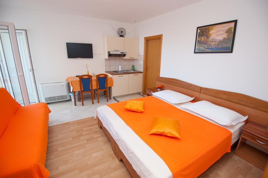Apartments Lucia Podstrana Exterior photo